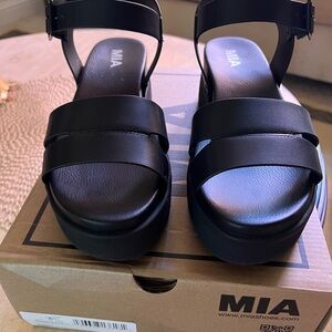 MIA Black Platform Sandals with Chunky Sole